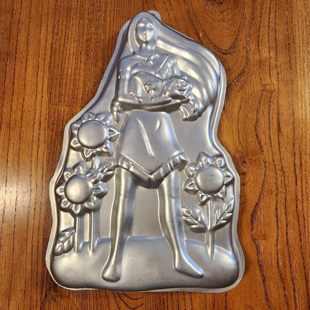 1995 Pocahontas Wilton Cake Pan Vintage 1990s Disney Birthday Cake Pan VTG - Picture 2 of 14
